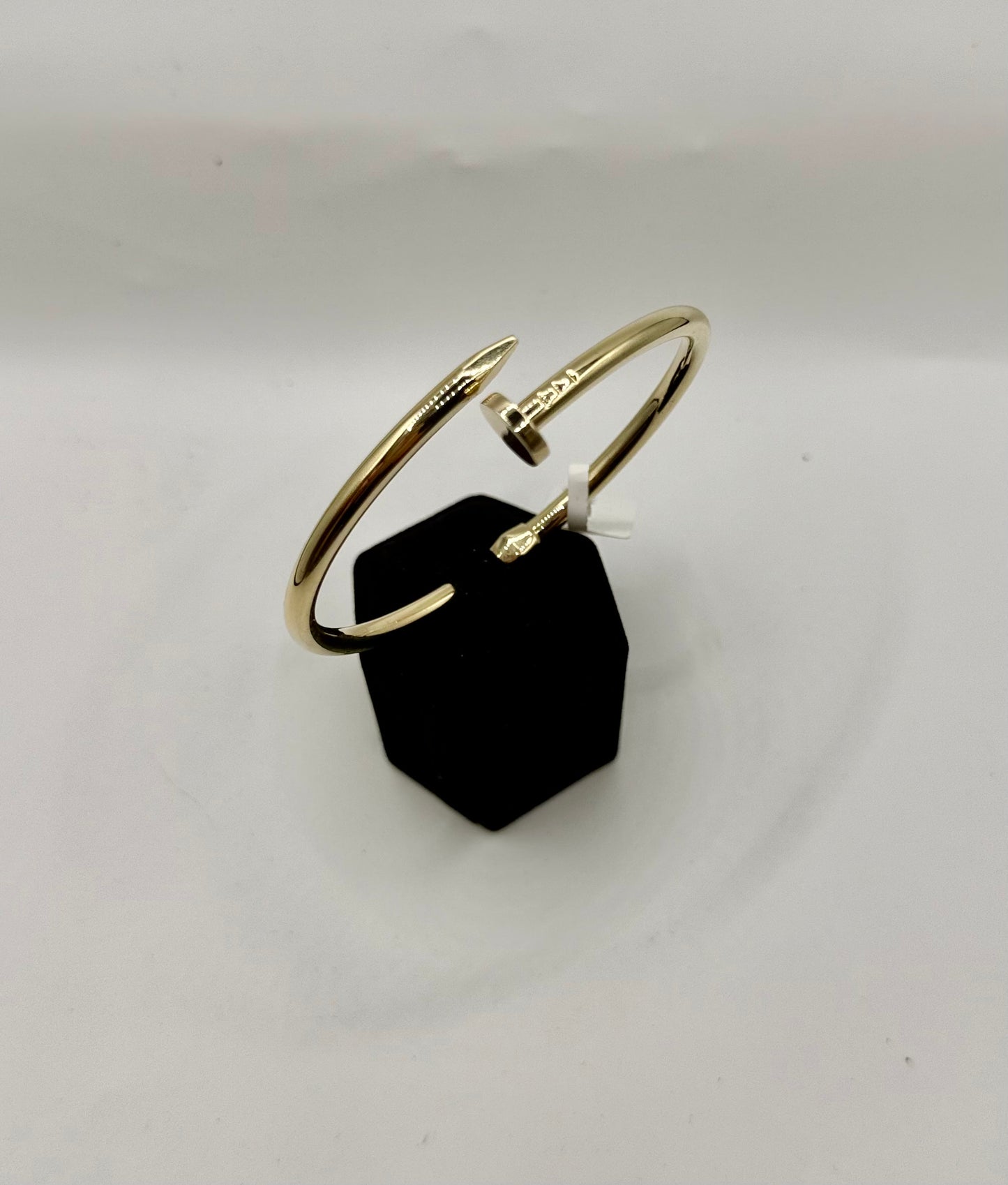 Nail bangle 10k