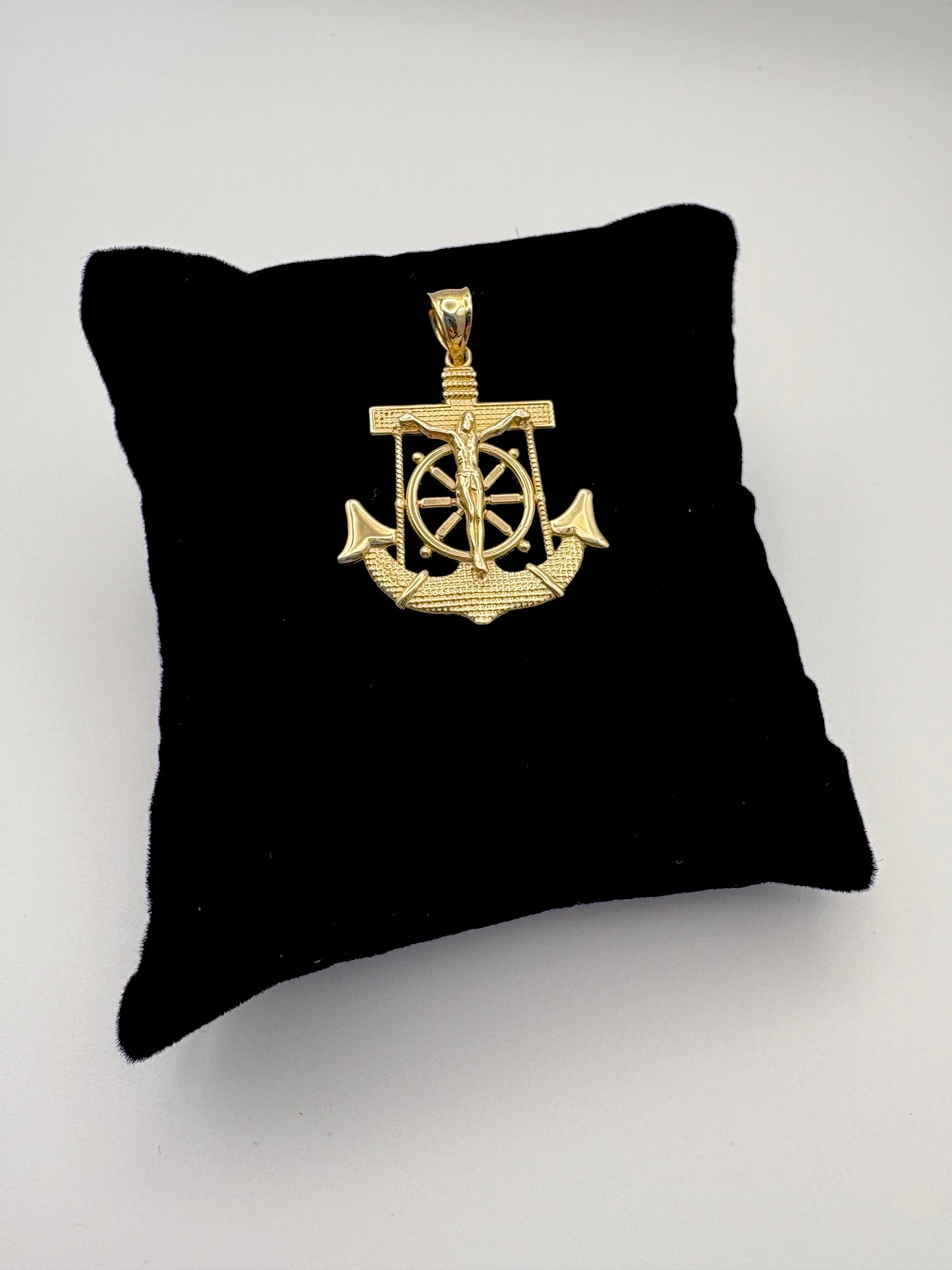 Anchor & Jesus pendant 10k