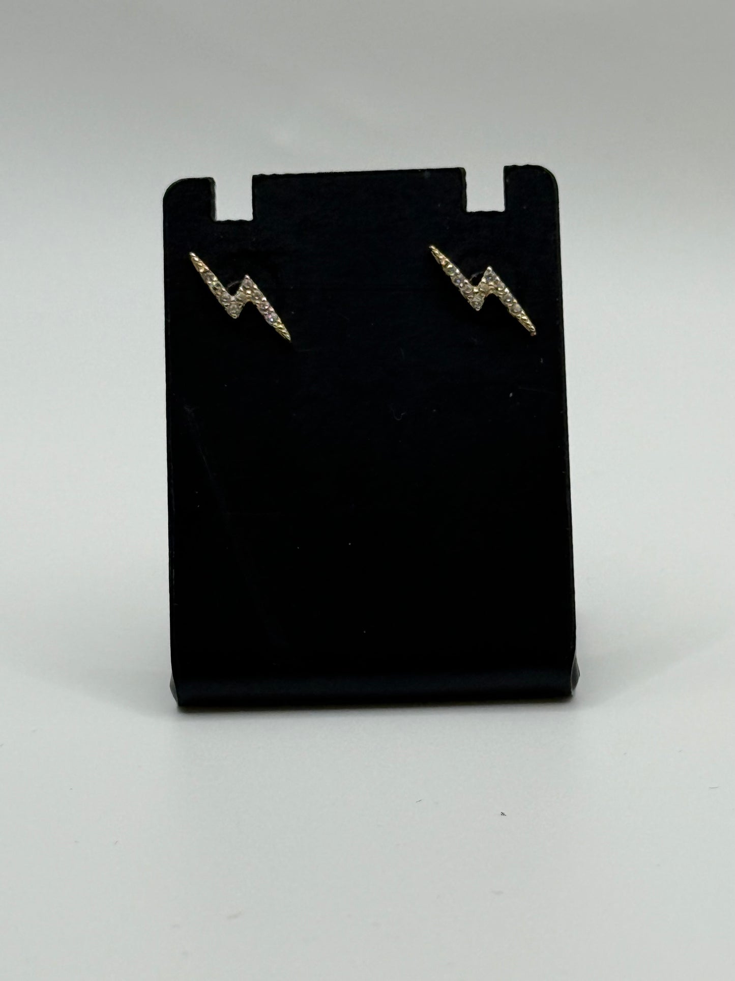 Earrings stud