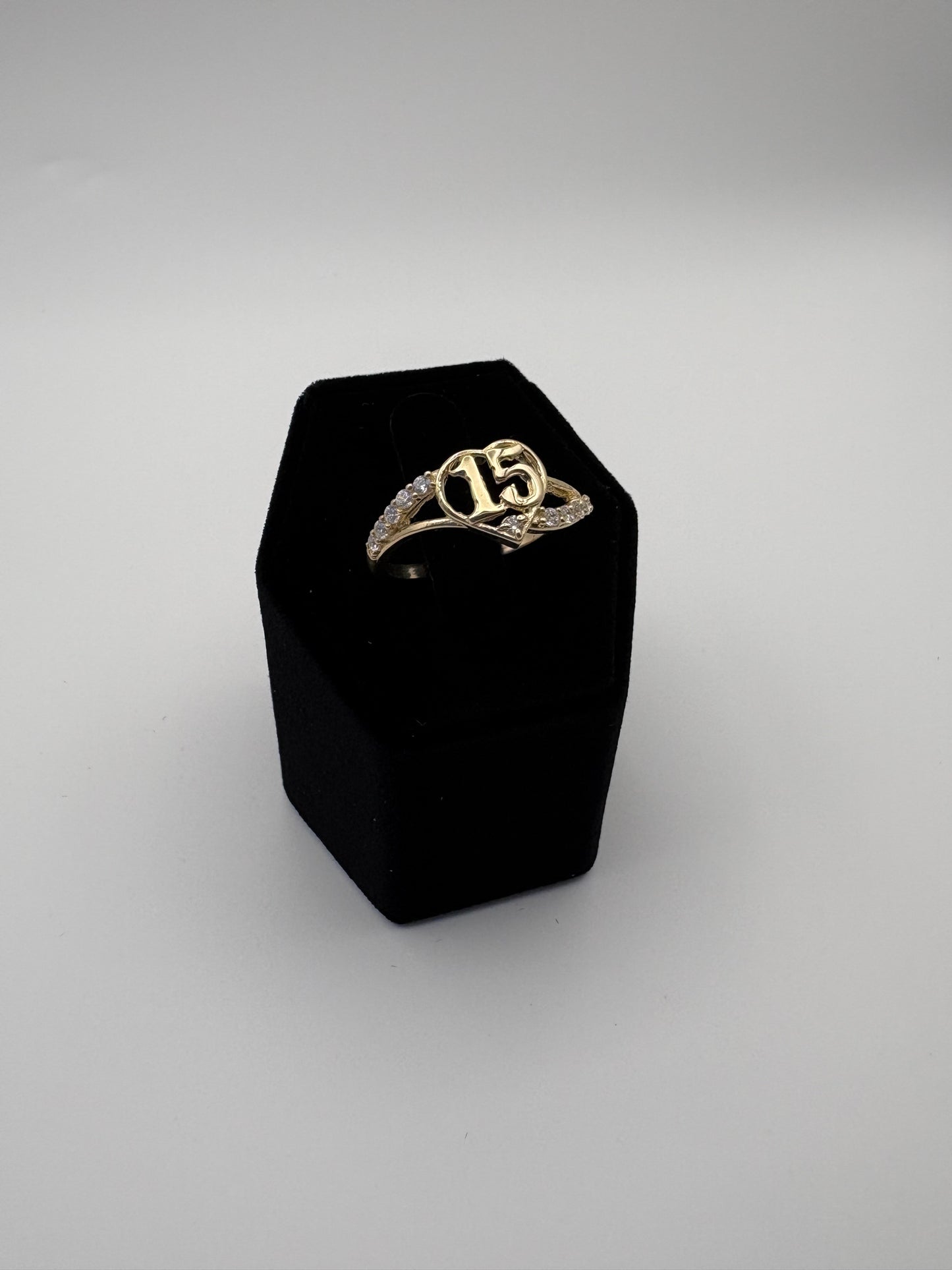 10k Heart ring 15 small size 7