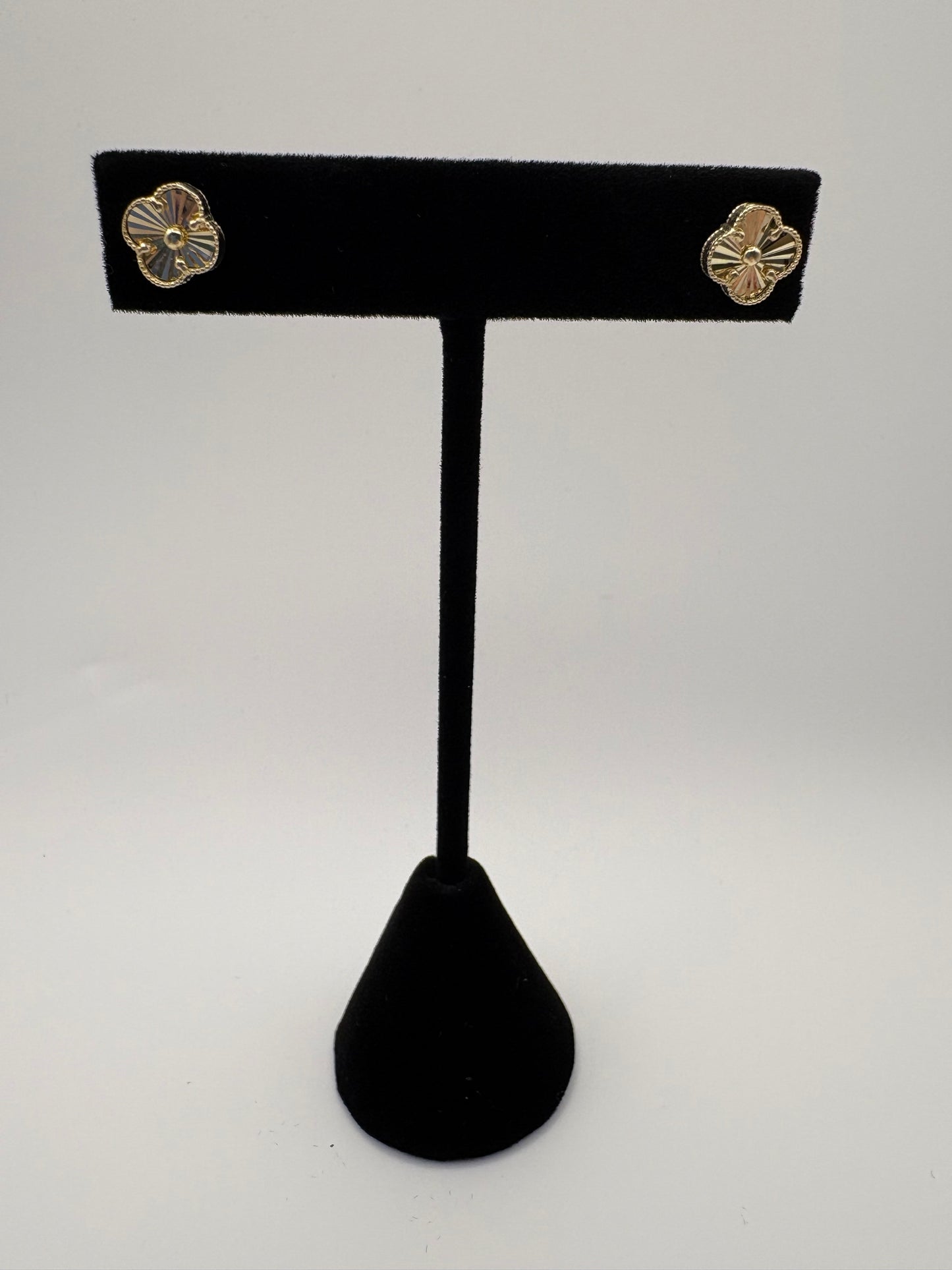 Small Clover earring 10k