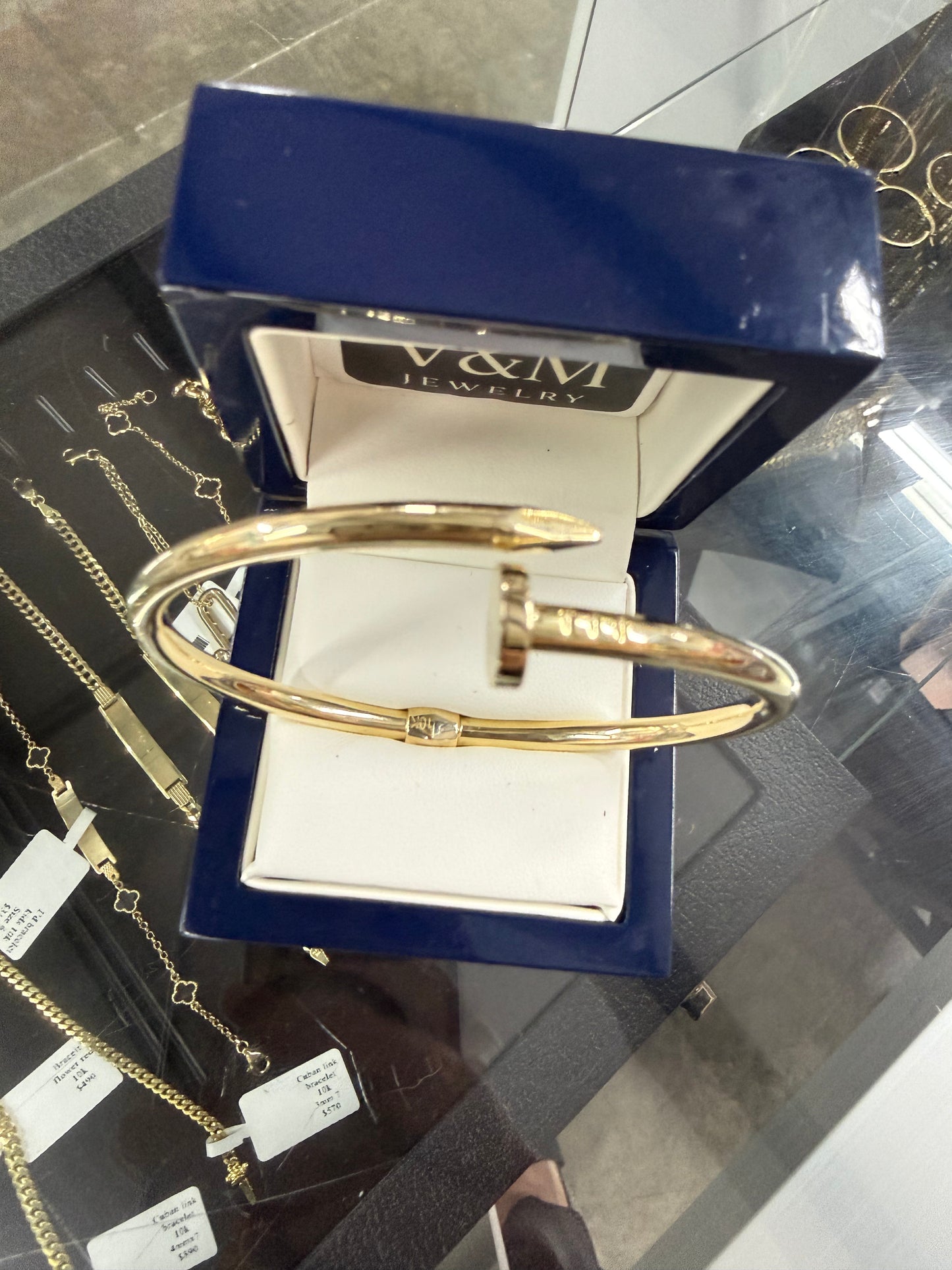 Nail bangle semi solid 10k