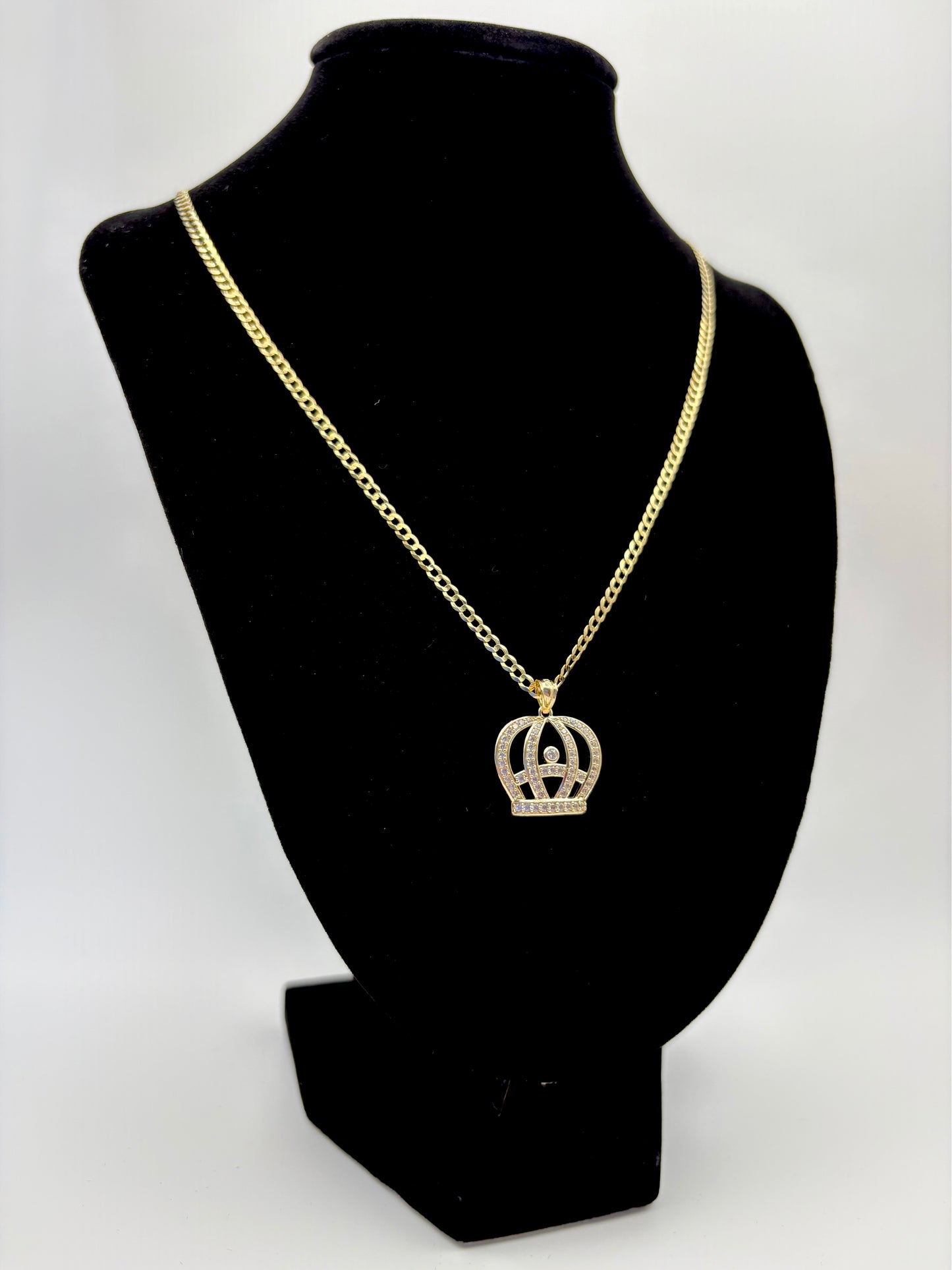 Crown Cz pendant 10k