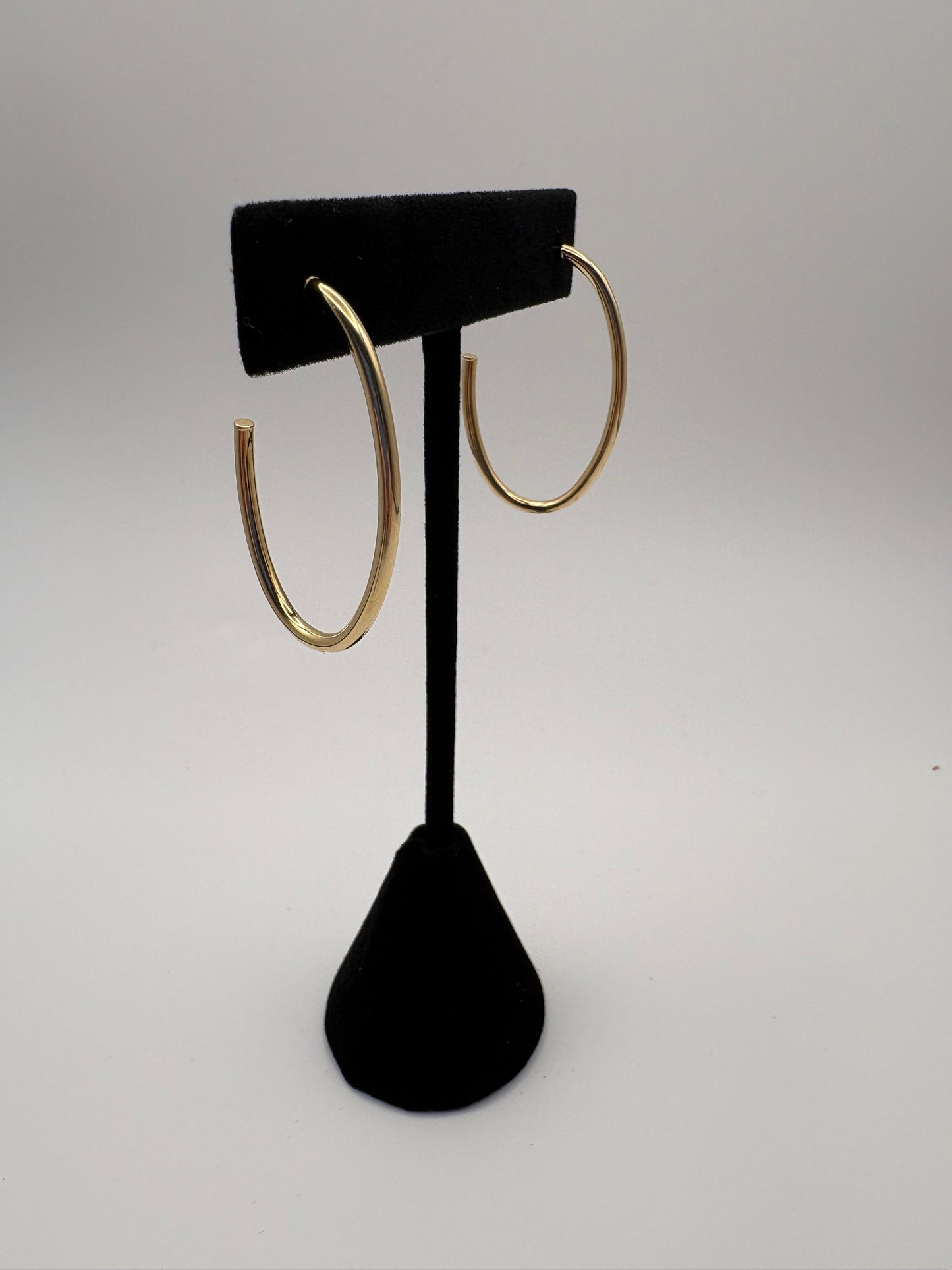 Oval gold hoop earrings 2mmx37mm 10k