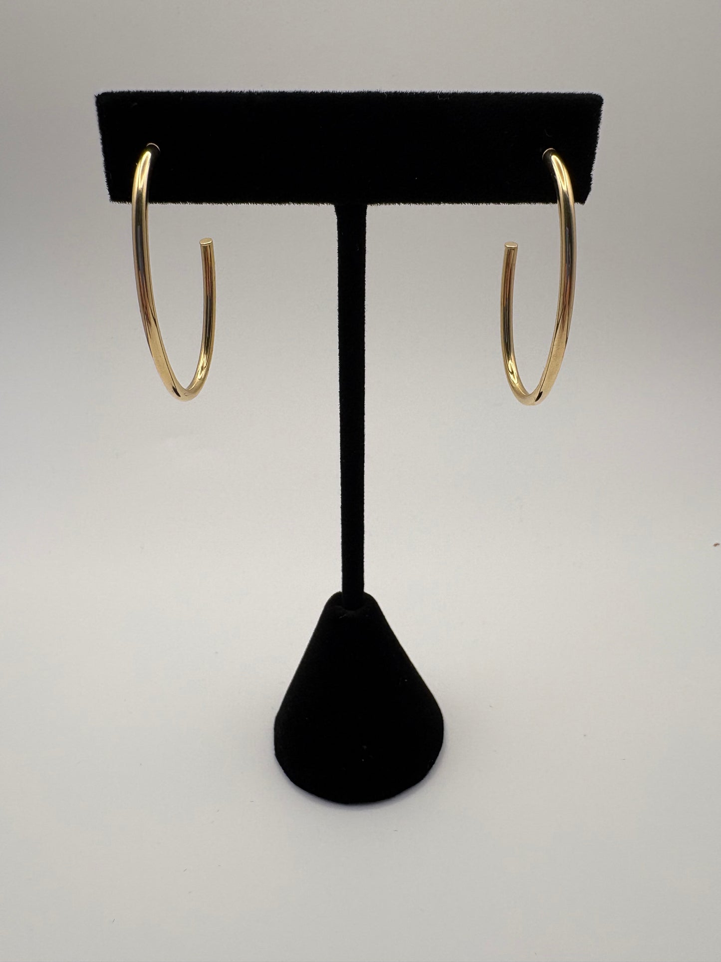 Oval gold hoop earrings 2mmx37mm 10k