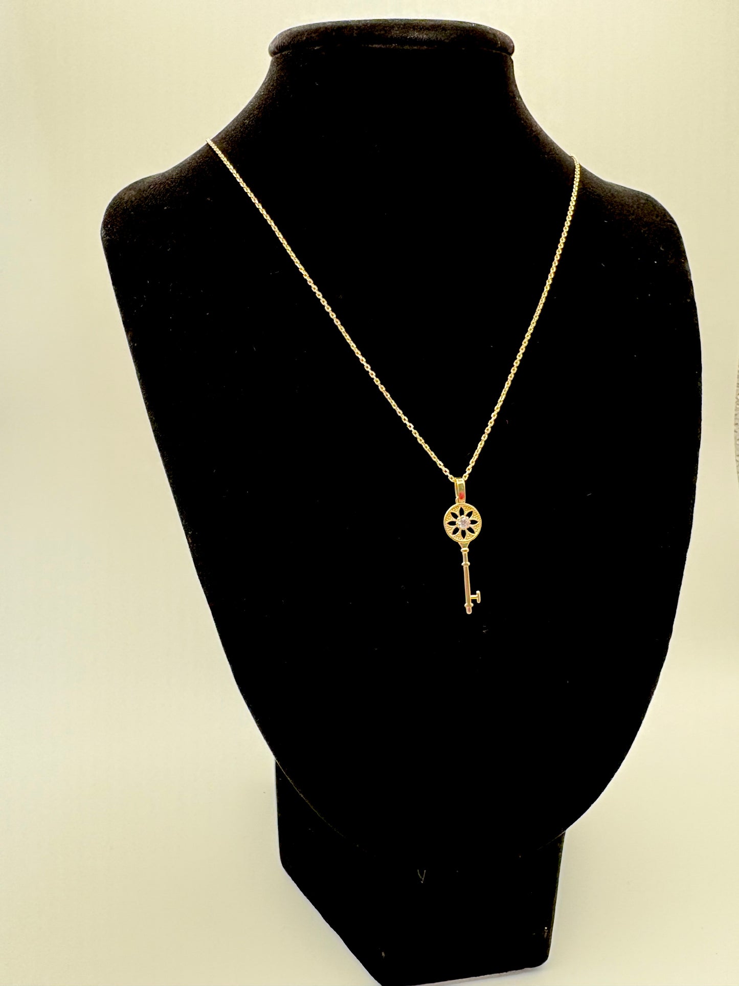 Fancy Chain Key with Flower 10k