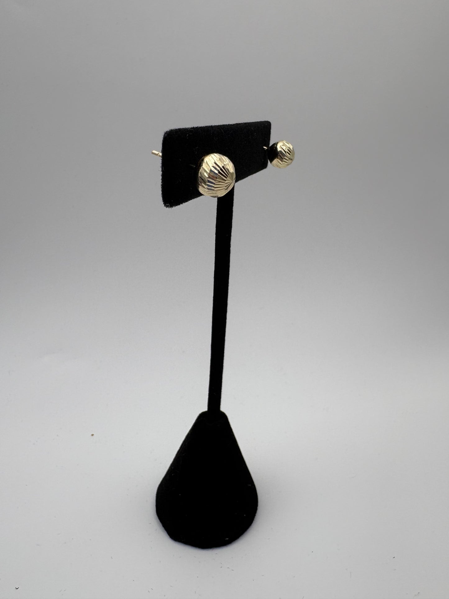 Gold dormilon stud earring 10k