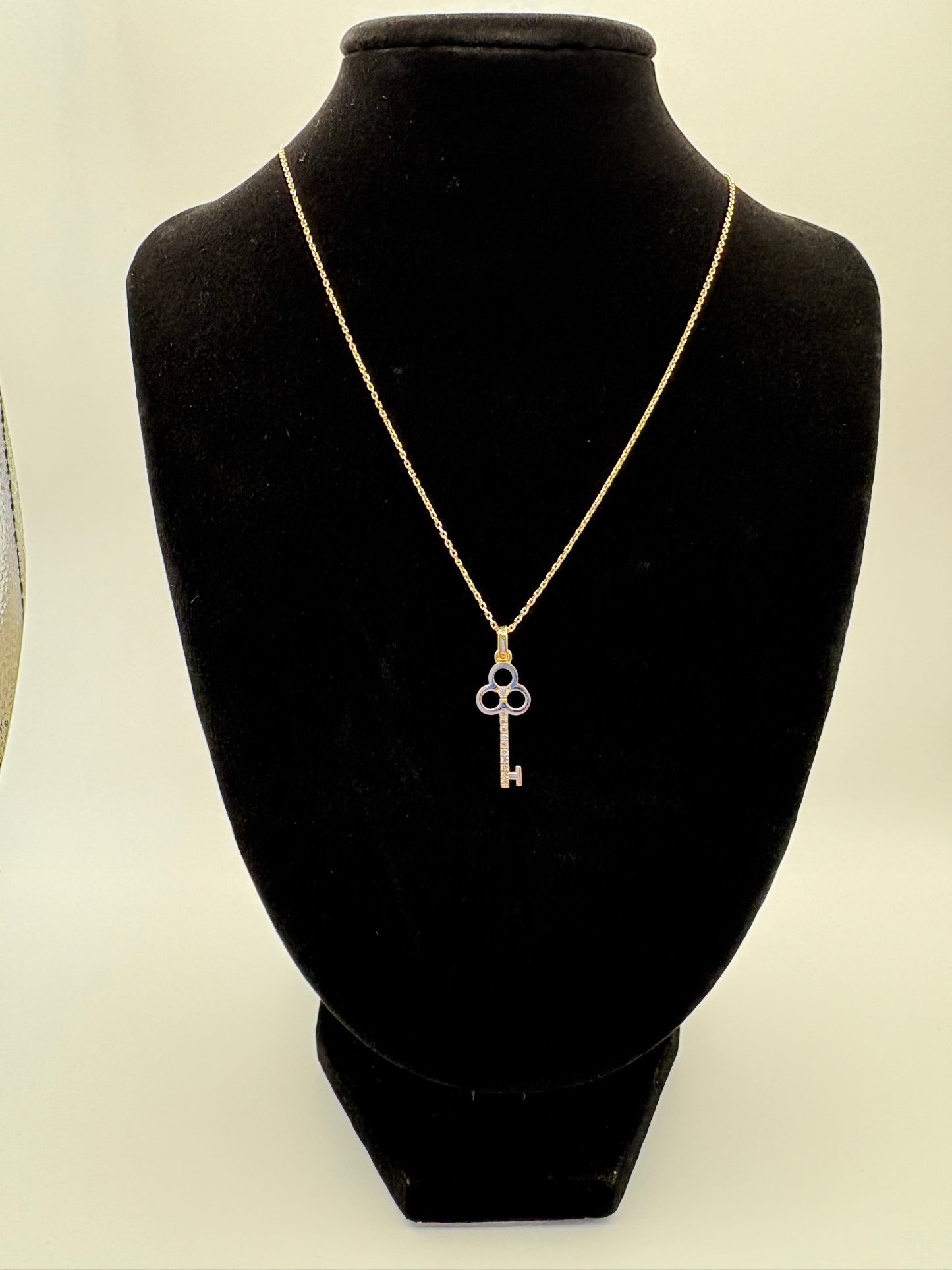 Fancy Chain Key with Clover 10k