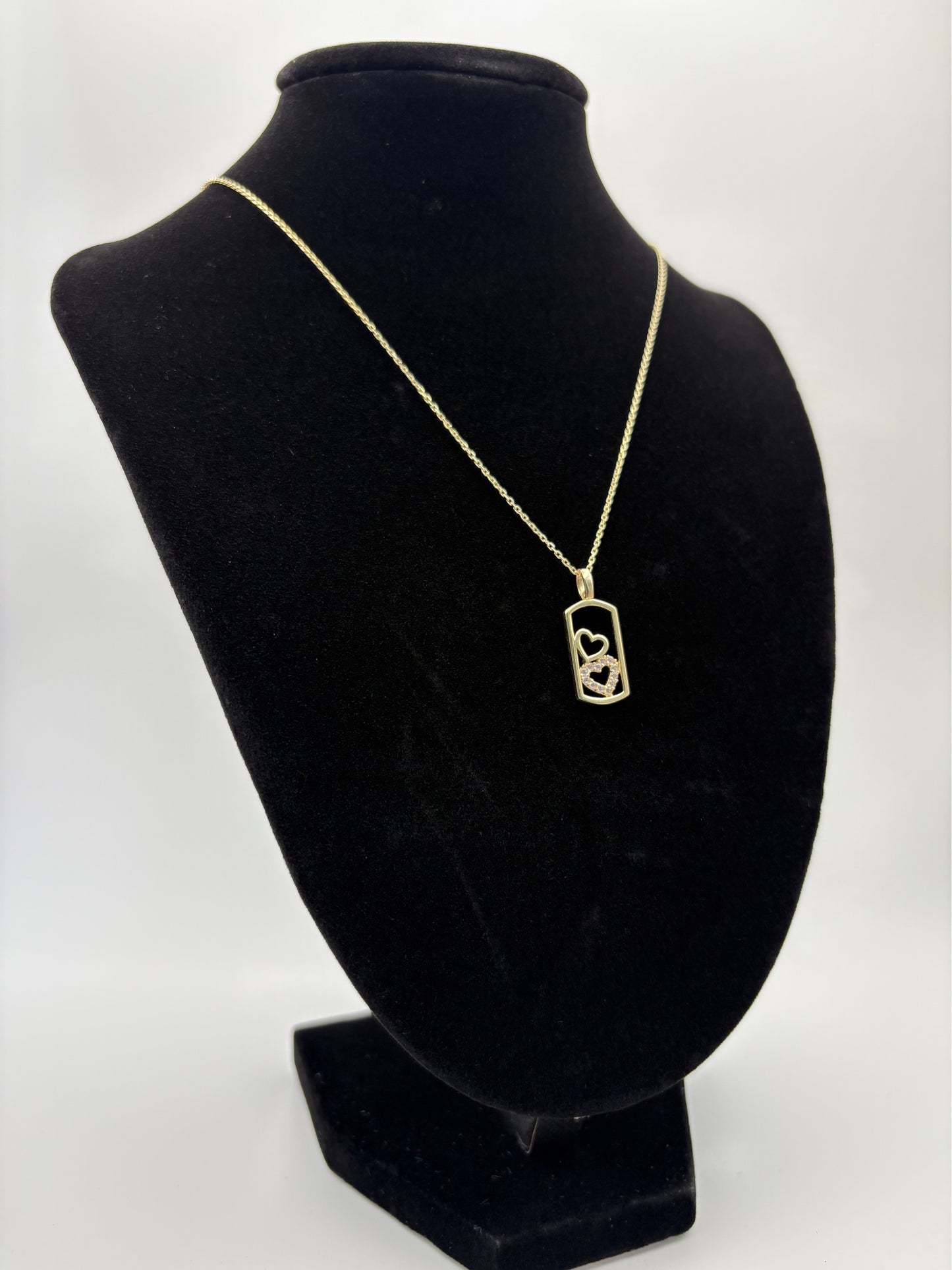 10k Fancy Chain two framed Hearts