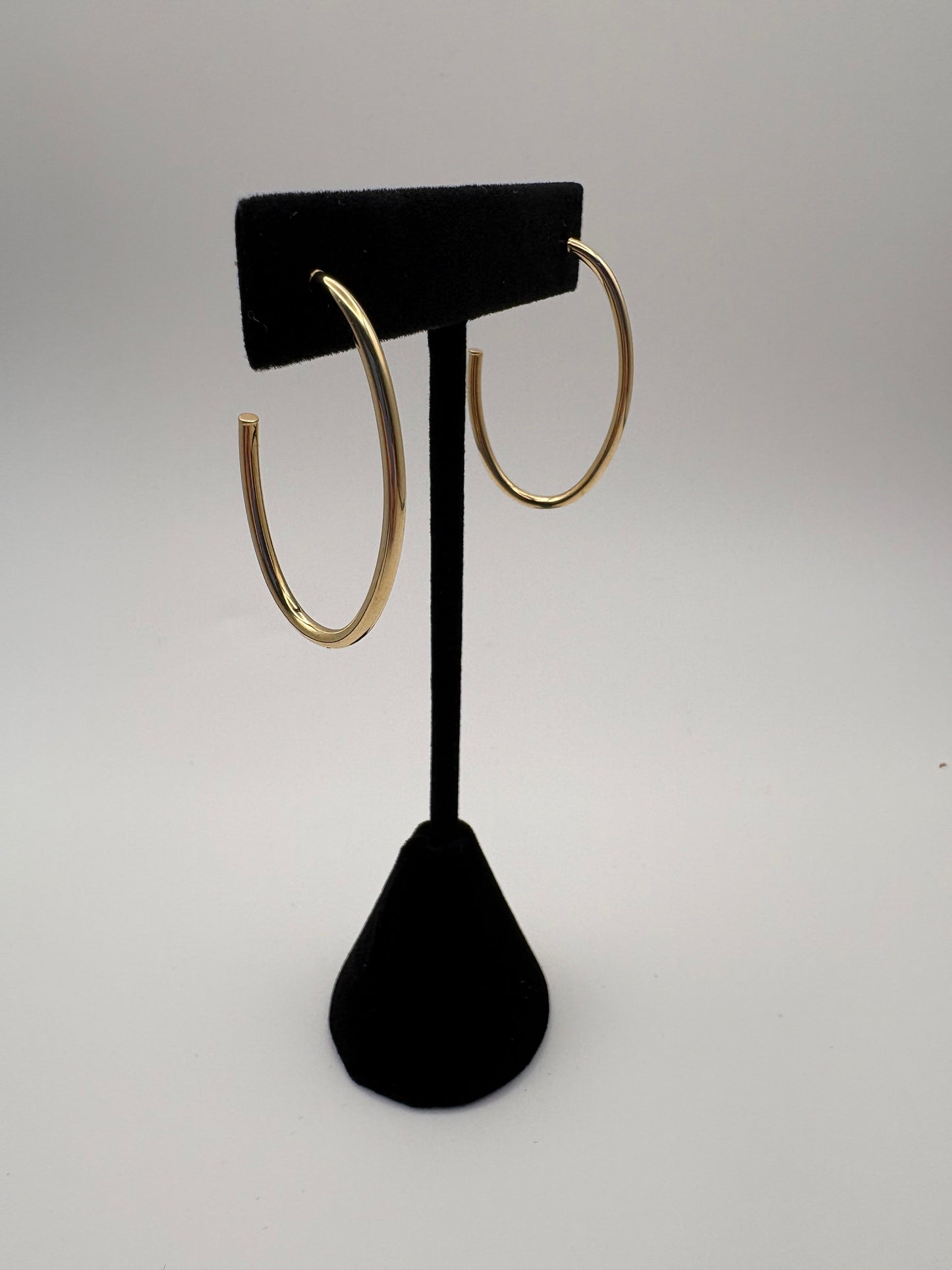 Oval gold hoop earrings 2mmx37mm 10k