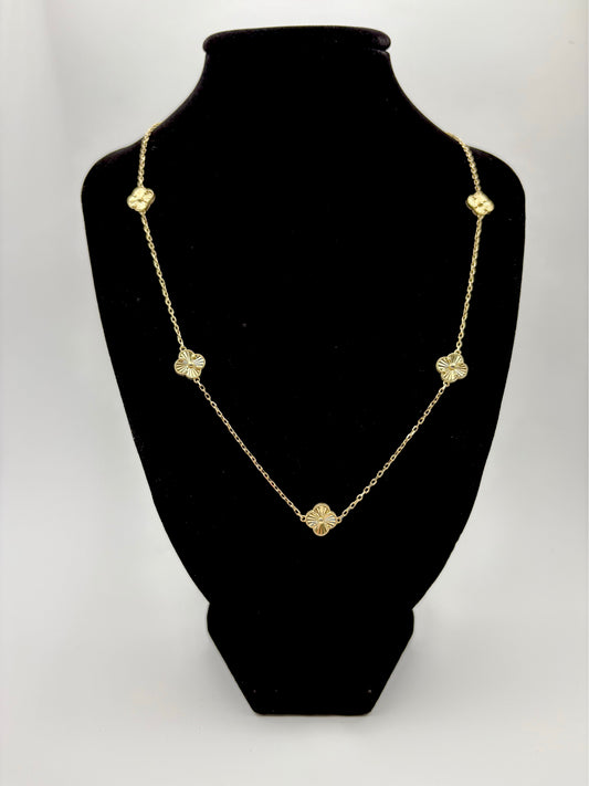 10k women’s necklace /5 clovers small 18”