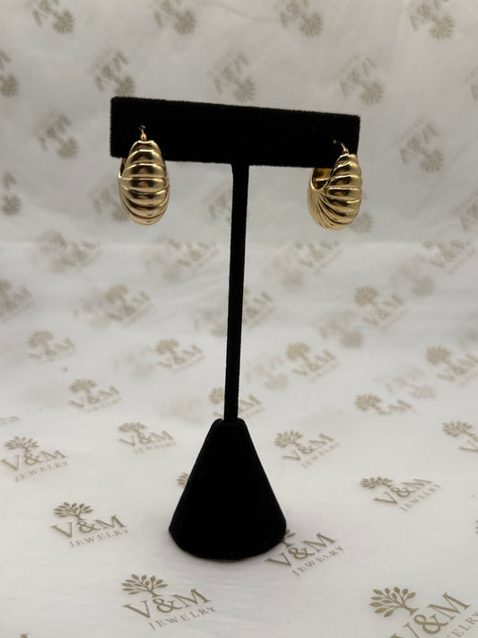 14k criaissant hoop