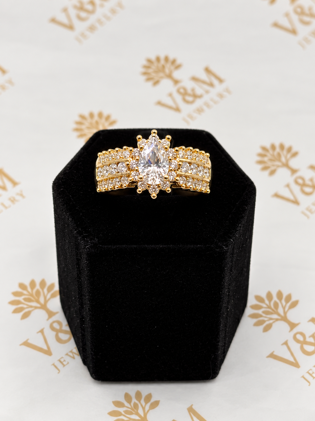 Fancy ring size 7 10k